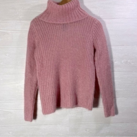 Ralph Lauren Limited Women’s Turtleneck Sweater Size S
Color Pink - Picture 5 of 12